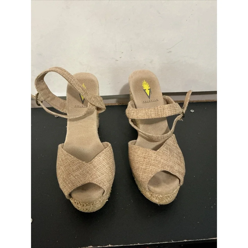 Volatile Espadrille Wedges Beige Womens Size 7 Open Toe Ankle Strap Sandals
